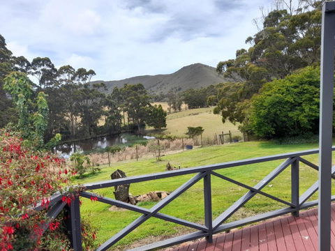Old School Rocky Cape Guesthouse - Accommodation Gladstone 0