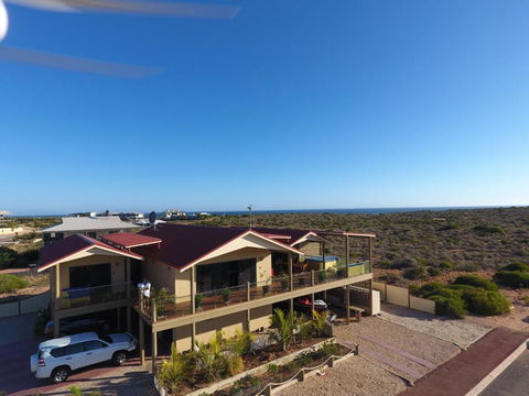 On The Deck @ Shark Bay - Accommodation Gladstone 0