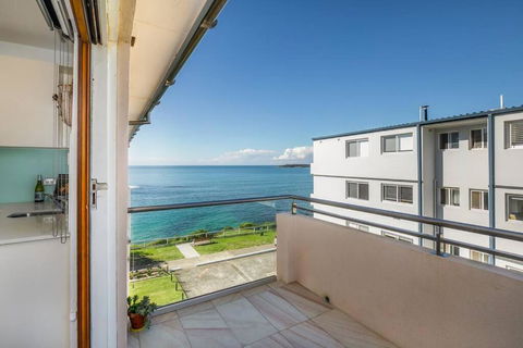 On The Esplanade - Close To Beach & Cronulla Mall With Aircon - Accommodation Gladstone 0