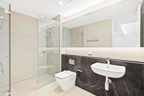 One Bedroom With Roof Top Pool - Accommodation Gladstone 3