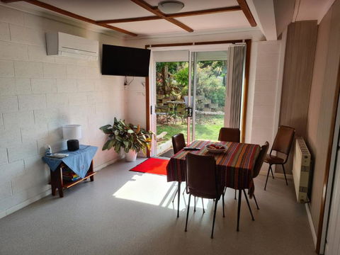 Orchard 2 Bedroom Apartment In Devonport - Accommodation Gladstone 1