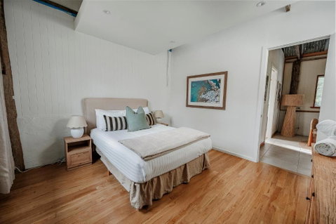 Orchard Cottage - Quiet Farm Escape - Accommodation Gladstone 1