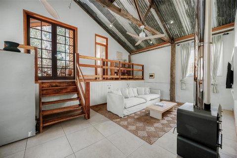 Orchard Cottage - Quiet Farm Escape - Accommodation Gladstone 2