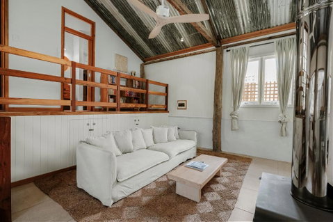 Orchard Cottage - Quiet Farm Escape - Accommodation Gladstone 3