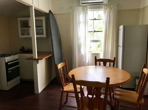 Original Surf Cottage In Heart Of Pottsville Beach - Accommodation Gladstone 1
