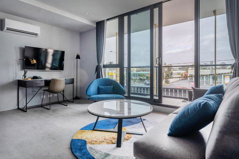 Oros Hotel And Apartments - Accommodation Gladstone 1