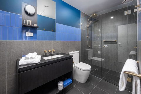 Oros Hotel And Apartments - Accommodation Gladstone 3