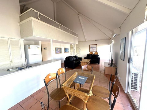 Osprey Holiday Village Unit 123 - Accommodation Gladstone 0