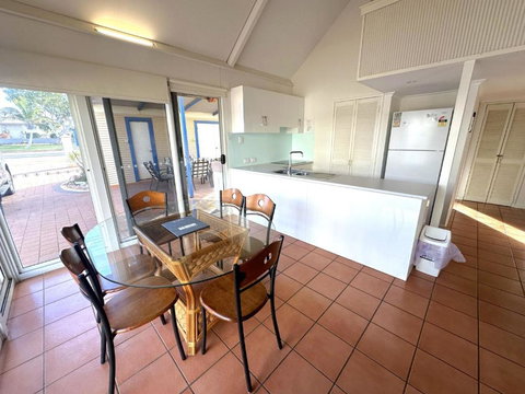 Osprey Holiday Village Unit 123 - Accommodation Gladstone 1