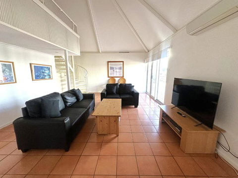 Osprey Holiday Village Unit 123 - Accommodation Gladstone 3