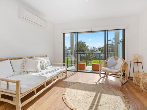 Osprey Mornington - Accommodation Gladstone 1