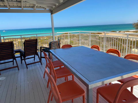 Ospreys View - Relaxed Coastal Vibe - Accommodation Gladstone 0