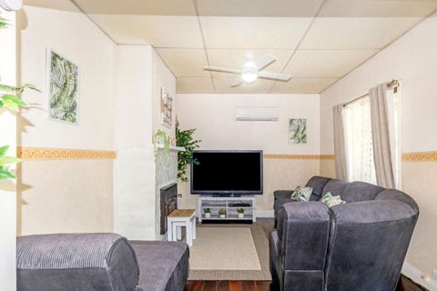 Our Humble Home Nannup - Accommodation Gladstone 2