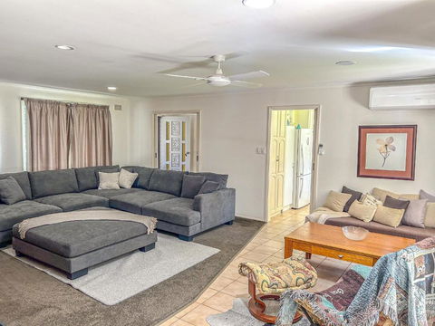 Ovens Valley Retreat - Accommodation Gladstone 2