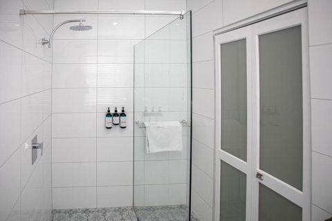 Oxbridge- Period Home In Central Goulburn - Accommodation Gladstone 1