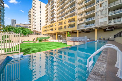 Oxygen Apartments - Accommodation Gladstone 0