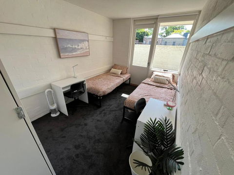 Ozi Village Cardigan - Accommodation Gladstone 1