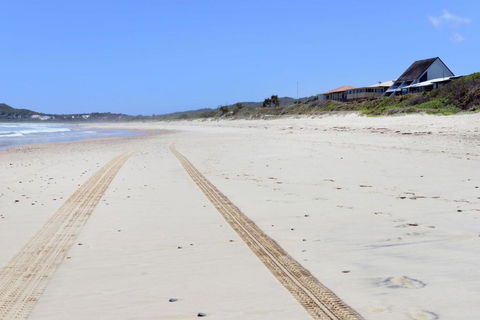 Pacific Dawn On The Beach Two - Accommodation Gladstone 1
