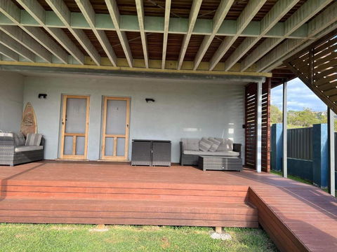 One Bedroom CBD Unit, Walk To Beaches & Cafes - Accommodation Gladstone 2