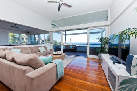 Pacific Sunrise - Beach Views - Accommodation Gladstone 2