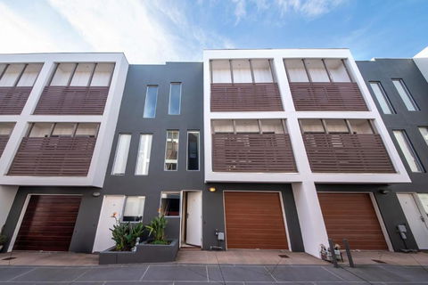 Page Seven By Property Mums - Accommodation Gladstone 3
