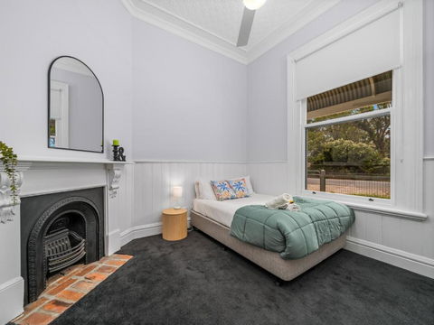 Palm Cottage - Accommodation Gladstone 3