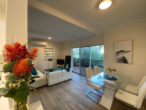 Panorama B&B - Accommodation Gladstone 0