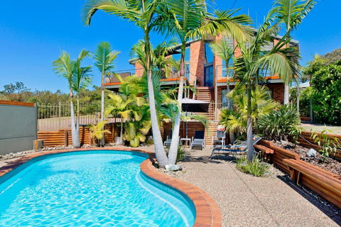 Panorama Beach House - Accommodation Gladstone 0
