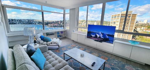 Panoramic Harbour Views And Pool - Accommodation Gladstone 0