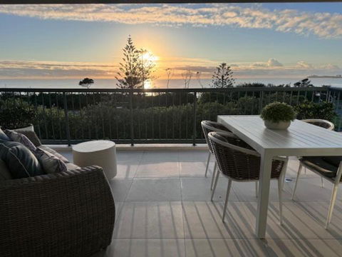 Panoramic Ocean View 2 Bed 2 Bath - Accommodation Gladstone 0