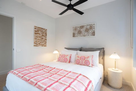 Panoramic View - Albert Park Lake & Shrine Views - Accommodation Gladstone 3