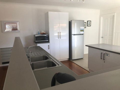 Panoramic Views On Walter - Accommodation Gladstone 2