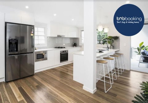 Park Avenue Terrace House Sleeps 9 - Accommodation Gladstone 0