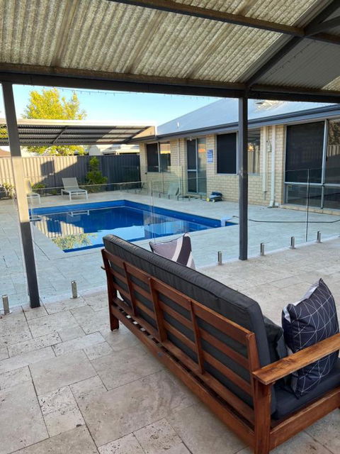 Parkside Pool Home In Aubin Grove - Accommodation Gladstone 0