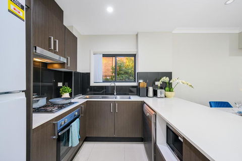 Parramatta New 2Bedroom Apt Close To TrainShoping - Accommodation Gladstone 3