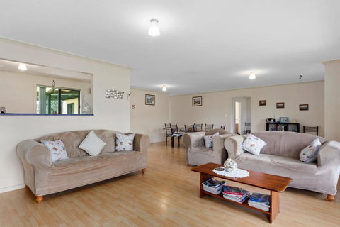 Pascalinga 38 Carrickalinga Road - Accommodation Gladstone 2