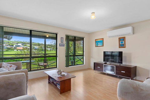 Pascalinga 38 Carrickalinga Road - Accommodation Gladstone 1