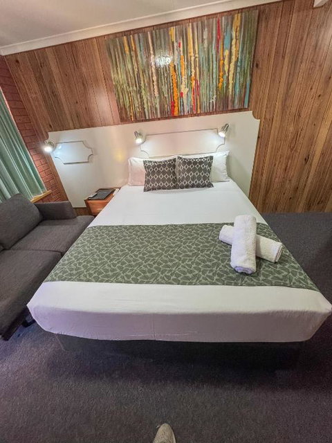 Pastoral Hotel Motel Echuca CBD - Accommodation Gladstone 0