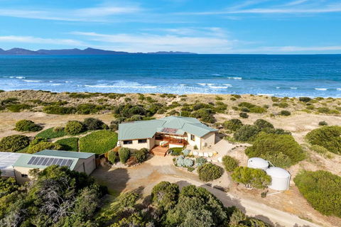 Peace & Plenty - Accommodation Gladstone 1