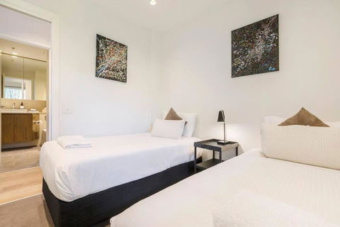 Peaceful 2 Bedroom Unit With Free Parking - Accommodation Gladstone 3