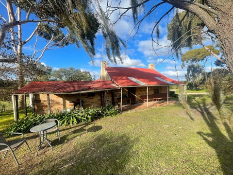 Penobscot Farm Cottage - Accommodation Gladstone 0