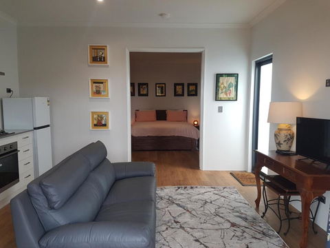 Pemberton Japanese Garden Studio - Accommodation Gladstone 2