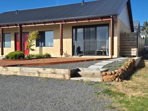 Pemberton Japanese Garden Studio - Accommodation Gladstone 1
