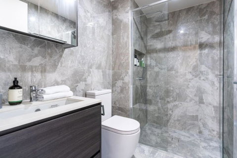 Perfectly Located 1BR BA Apartment - Accommodation Gladstone 3