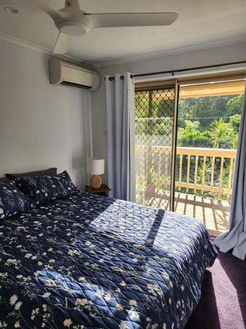 Poinciana Room - Accommodation Gladstone 0