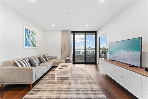 Perfect Location 1-Bed With Balcony, BBQ & Parking - Accommodation Gladstone 0