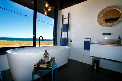 Perlubie Sea - Accommodation Gladstone 0