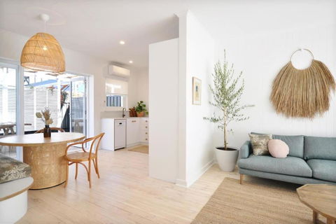 Pine At Arlos Glenelg South - Accommodation Gladstone 3
