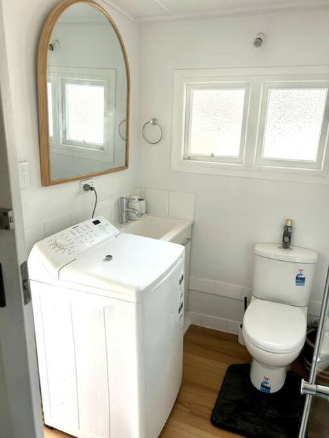 Pine Cottage - Accommodation Gladstone 2