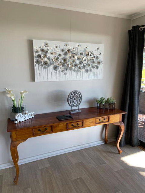 Pine View Holiday Rental - Accommodation Gladstone 1